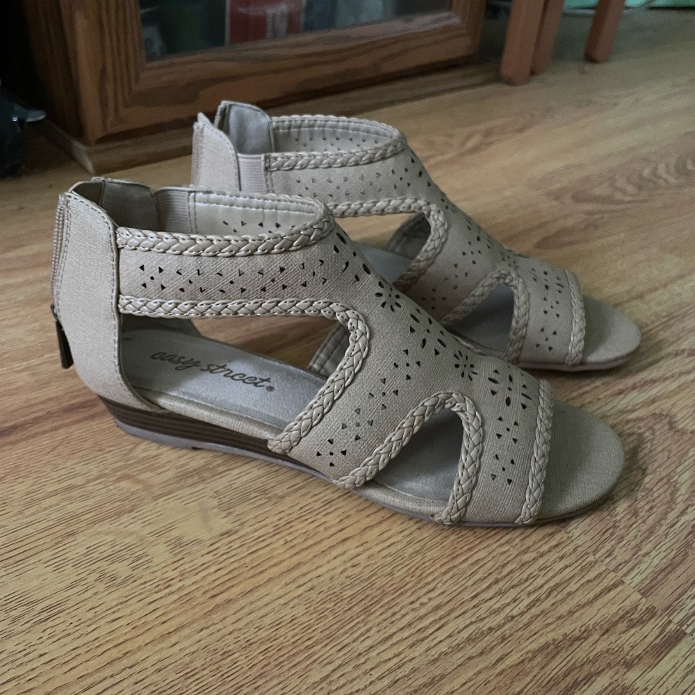 Casey Street beige sandals